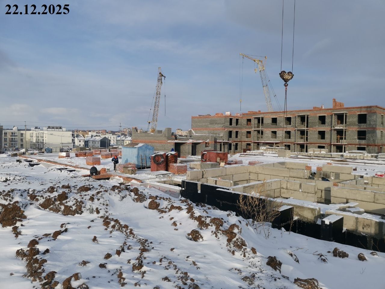 Ход строительства ЖК «Молодежный» — фото за декабрь 2025